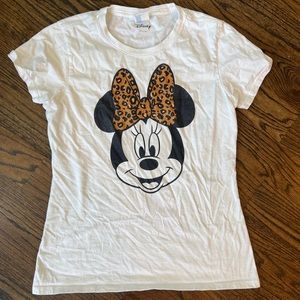 Woman’s Unisex V Neck Size Small Cheetah Minnie Mouse Short Sleeve T-Shirt